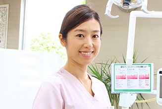 歯科医師：岩田 枝里子